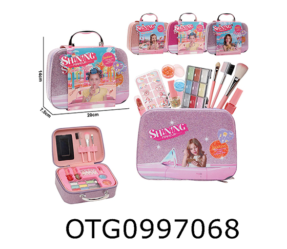 MAKEUP BAG