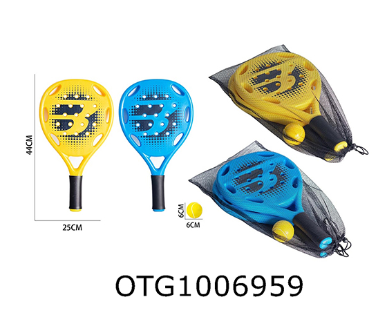 TENNIS RACKET